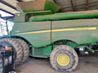 2014 John Deere S680 Header with 2011John Deere 640D Front and Trailer