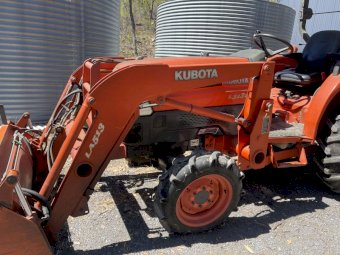 Kubota L3130  D Tractor with FEL