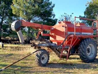 42' Horwood Bagshaw Chisel Plough with 4000L Horwood Bagshaw Aircart