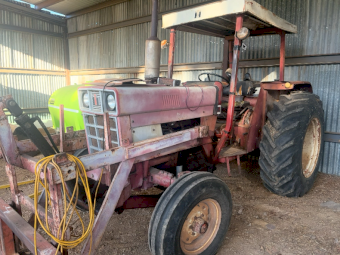 International 484 Tractor with Loader