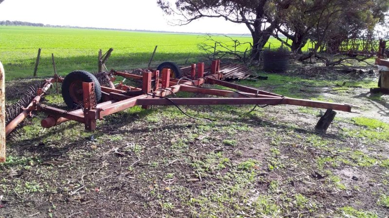 Trailing Prickle Chain