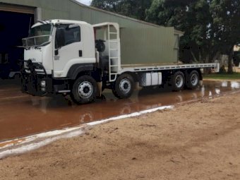 2014 Isuzu 8x4 Flat Top Tipper