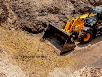 WANTED Grain Bucket to suit JCB Quick - Fit Hitch