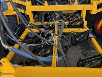 Multi Farming Systems Multiplanter Seeder Bar