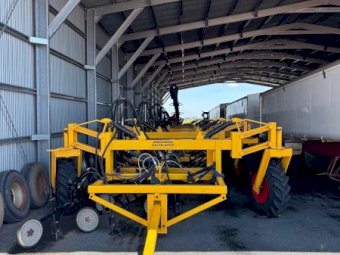 Multi Farming Systems Multiplanter Seeder Bar