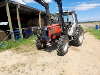 2000 Massey Ferguson 2220 Tractor with FEL (NO GST)