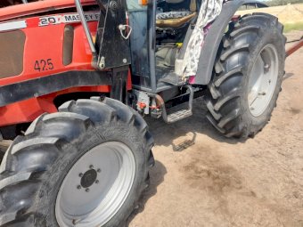 2000 Massey Ferguson 2220 Tractor with FEL (NO GST)