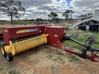 2010 New Holland BC5070 Hayliner