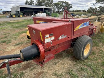 2010 New Holland BC5070 Hayliner