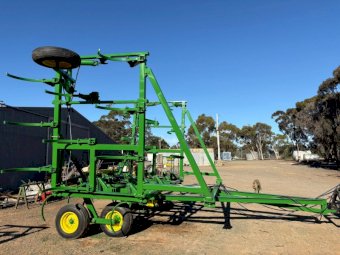 John Deere 1600 Chisel Plough (Different Options Available)
