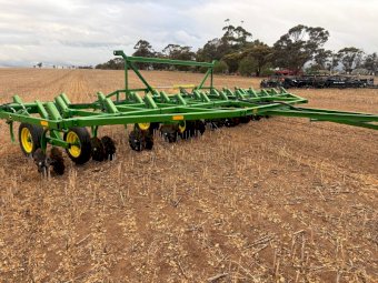John Deere 1600 Chisel Plough (Different Options Available)