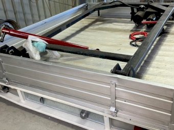 Aluminium Ute Tray with Electric Hydraulic Hoist
