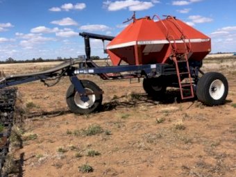 Morris 7130 Air Cart With Horwood Bagshaw Scaribar
