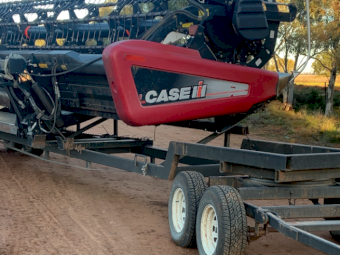25ft  Case IH MacDon Draper Front with Comb Trailer