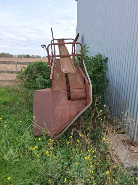 Small Square Hay Pickup Elevator