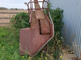 Small Square Hay Pickup Elevator