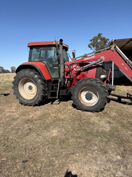2007 Case IH CVX 1135 Tractor with Loader