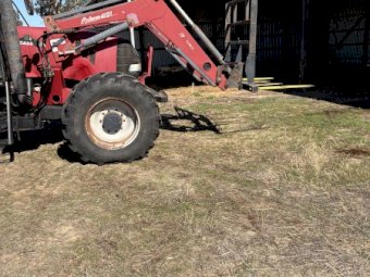 2007 Case IH CVX 1135 Tractor with Loader