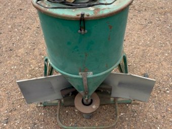 Vermeeren 75Kg Bait Spreader