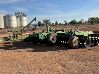 Speed Tilling / Fertiliser Sreading & Disc Seeder Contractor Available for Sowing.