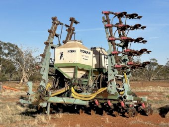 Speed Tilling / Fertiliser Sreading & Disc Seeder Contractor Available for Sowing.