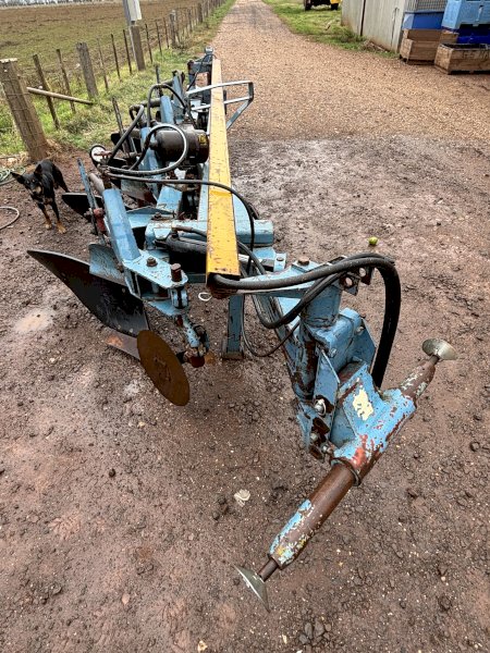 Overum Semi Mounted Mouldboard Plough