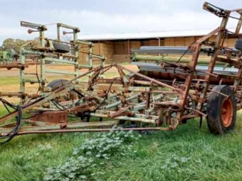 51 Tyne Horwood Bagshaw Folding Wing Scarifier