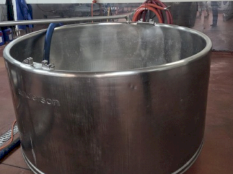 2 x Stainless Steel Pots
