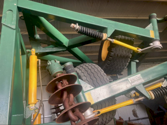 2013 Kelly Diamond Harrow 40 Disc Chain
