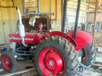 Massey Ferguson 135 Tractor