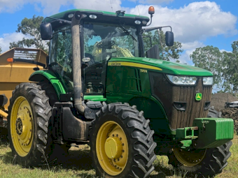 2012 John Deere 7215R Tractor