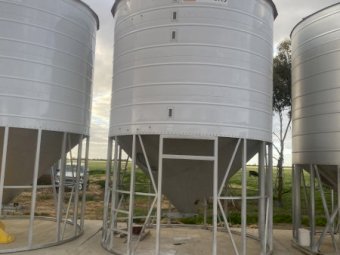 2017 Ahrens 60T Fertilizer Silo