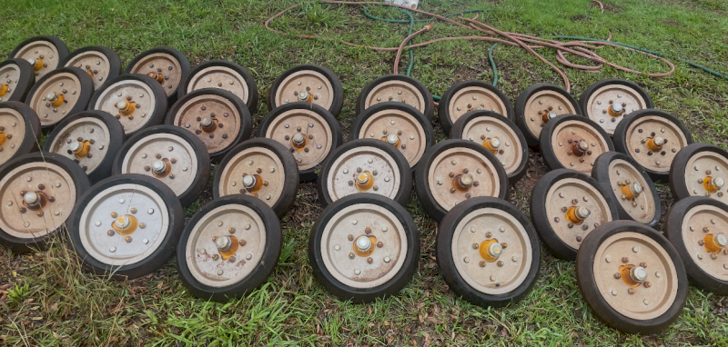 34 x Manutec Press Wheels