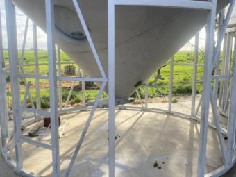 2017 Ahrens 60T Fertilizer Silo