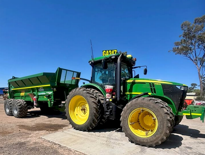 2016 John Deere 7230R Tractor with 2024 Bunning Spreader