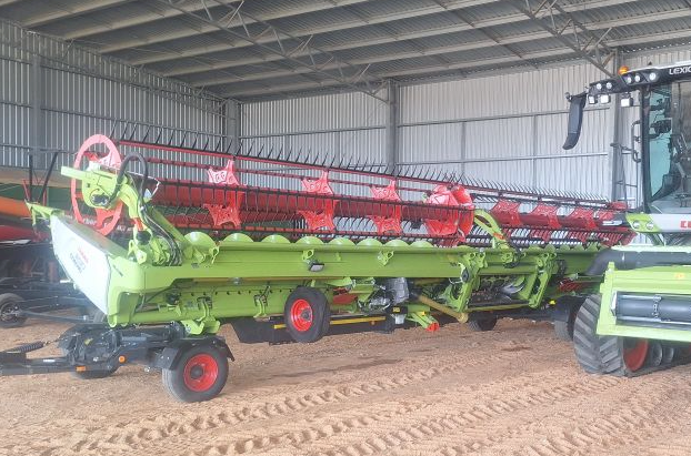 2025 Claas Convio 1230 Flex Front with Claas Comb Trailer