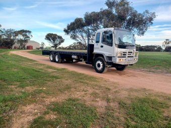 Isuzu FVY 1400 Tandem Drive Traytop Truck