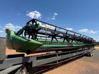 2011 John Deere 640D Draper Front