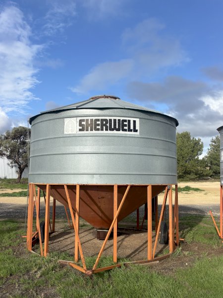 140D Sherwell Fertilizer Field Bin