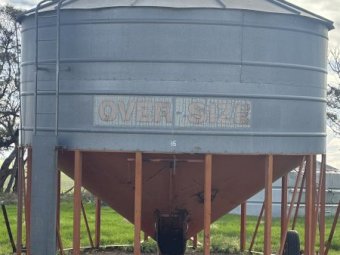 140D Sherwell Fertilizer Field Bin