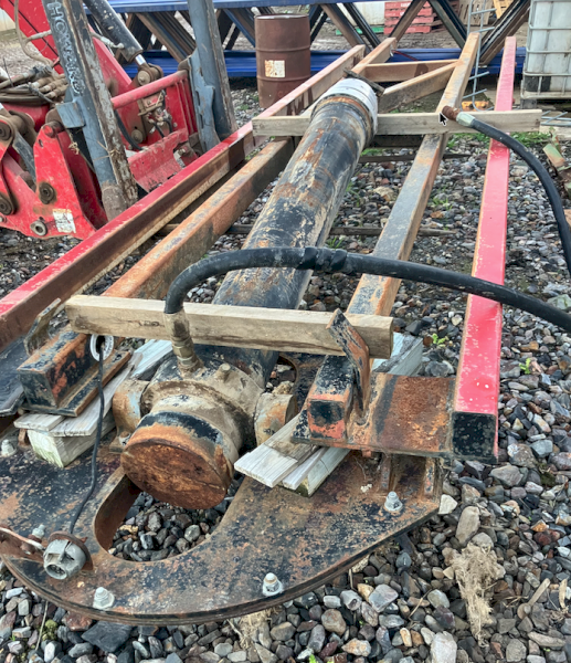 Tipper Hoist and Sub Frame