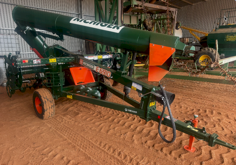 Richiger E6910 Grain Bag Outloader