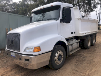 1999 Volvo NH12 6x4 Bogie Tipper Truck