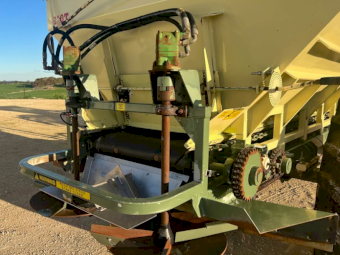 2016 Marshall 810T Spreader