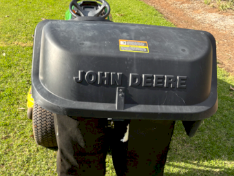 2017 John Deere X350 Ride-on Lawn Mower