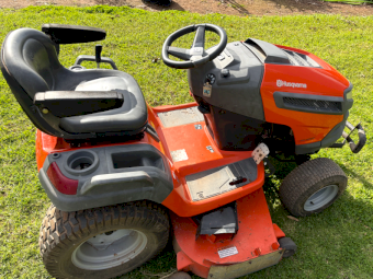 2011 Husqvarna GTH3052 Ride-on Lawn Mower