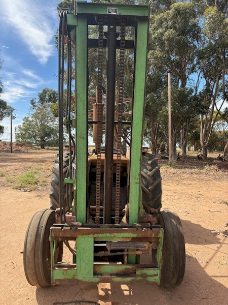 Forklift Attachment With Pallet And Hay Forks