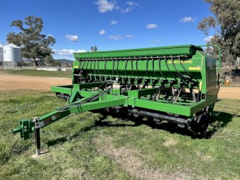 2016 John Deere 1590 15ft Box Drill