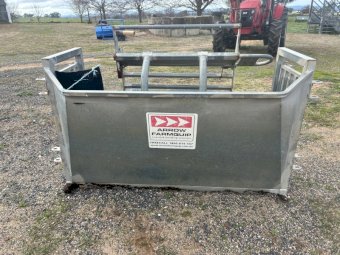 Arrowquip Rollover Sheep Handler
