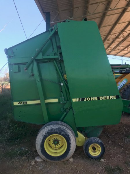 John Deere 435 Round Hay Baler